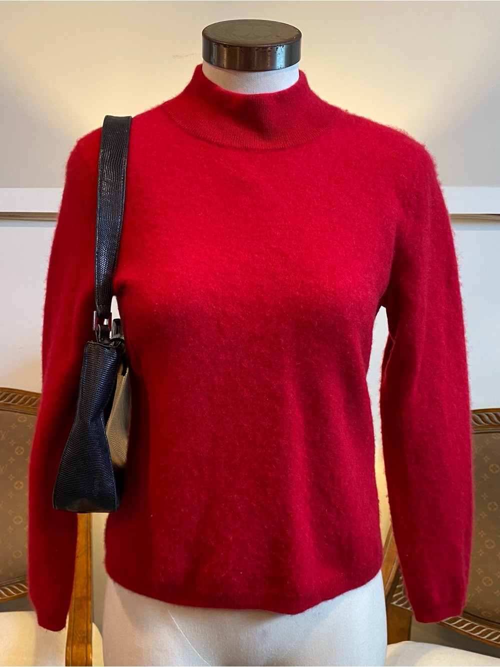 Chic Red Cashmere Mock Neck Sweater